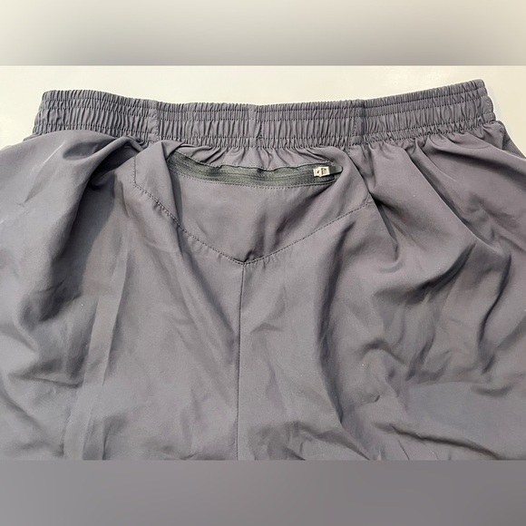Champion C9 Women’s Gray Athletic Shorts with Back Zipper Pocket & Inner Layer - Picture 9 of 14